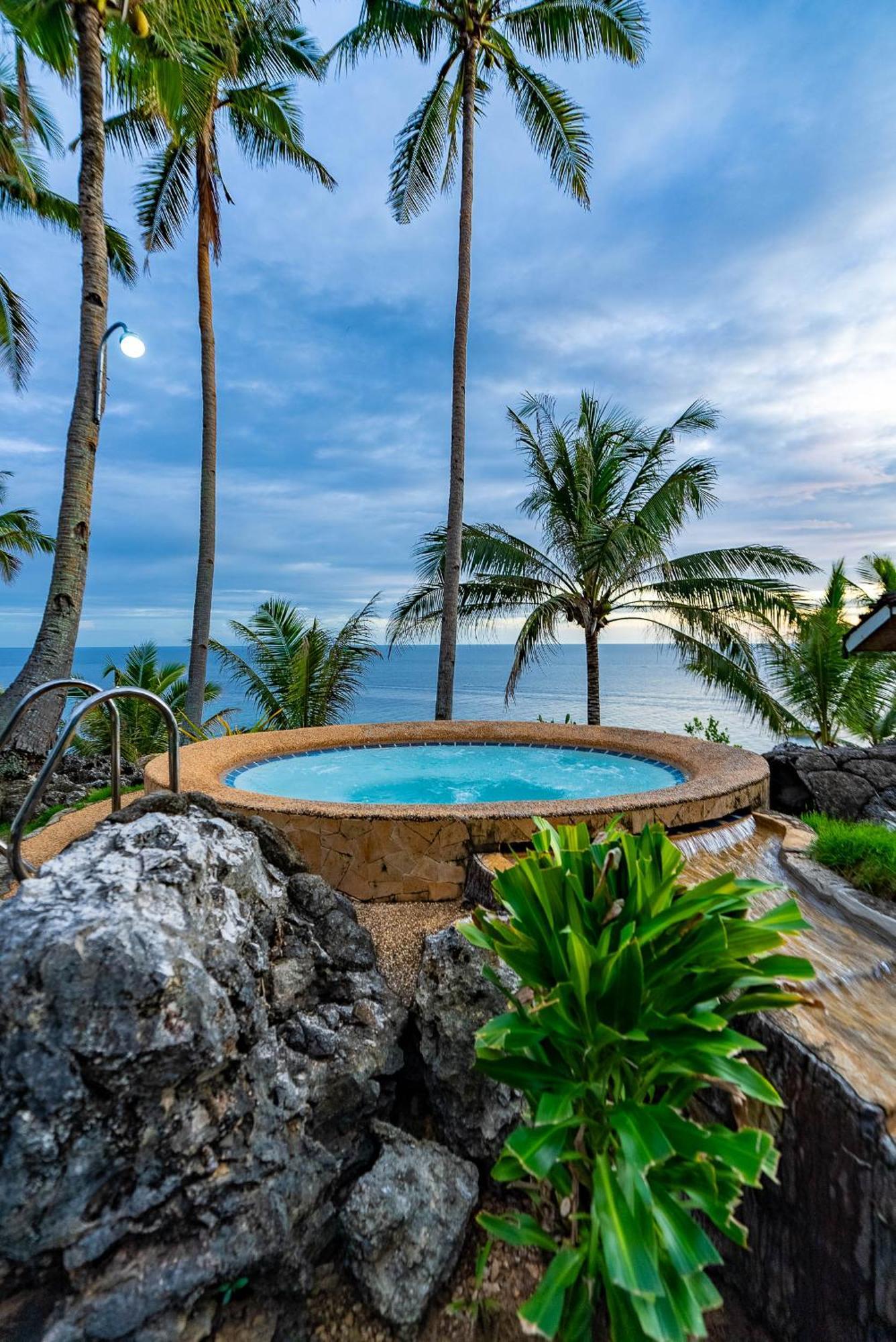 Blue Star Dive And Resort Anda  Exteriér fotografie